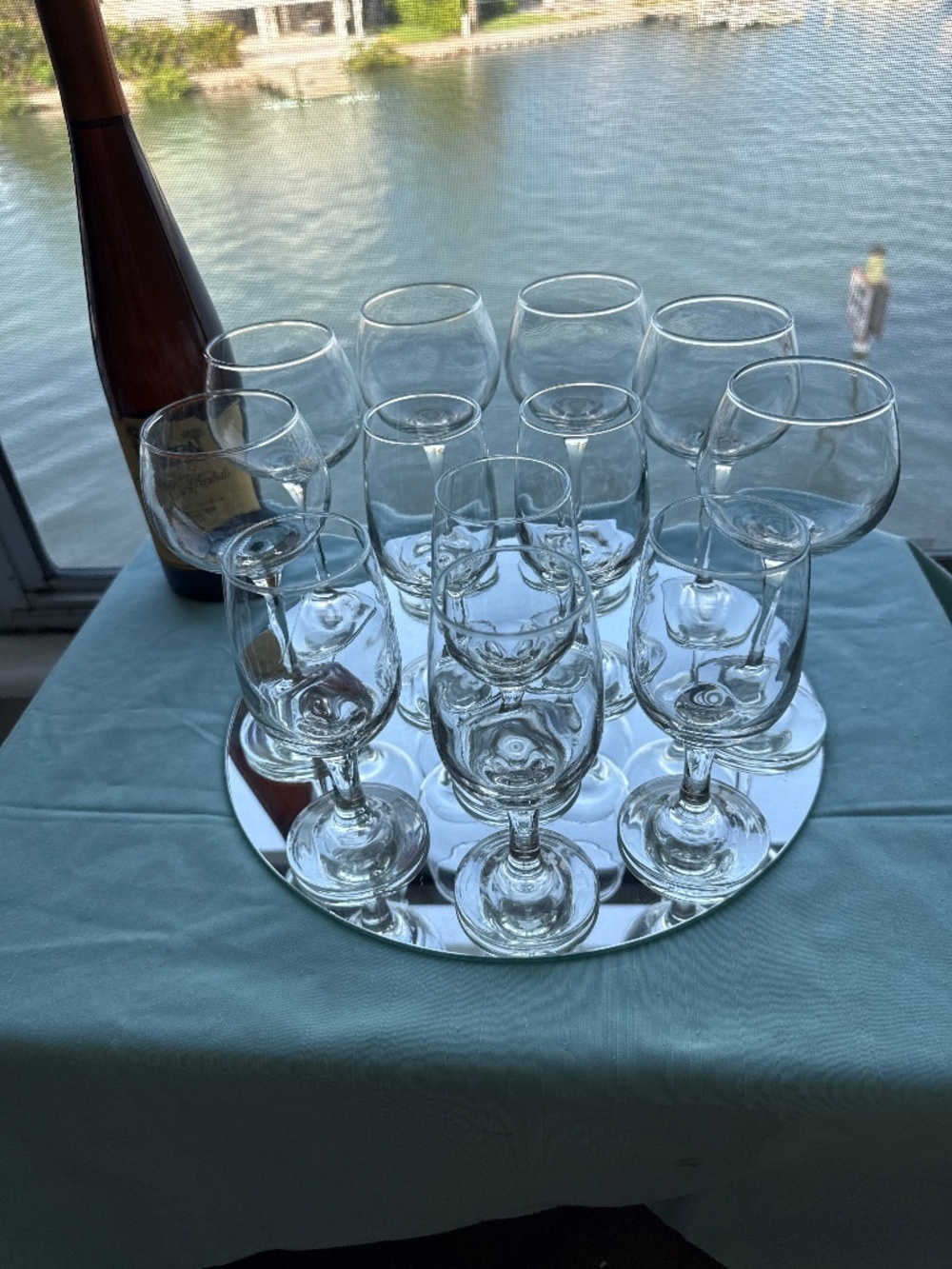 12 piece mouse blown set of six red and six white wine glasses